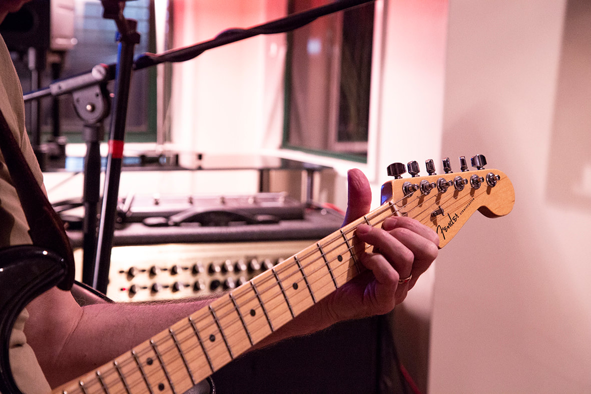 https://www.guitarlessonsauckland.nz/Stratocaster